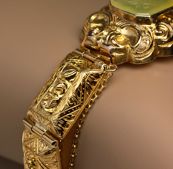 Lisa Ziff | 18k Gold Jade Loop Bracelet at Voiage Jewelry