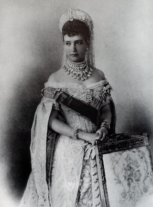 Russian Empress Maria Feodorovna 1917 Imperial Porcelain Easter Egg ...