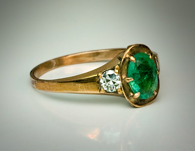 Antique gold deals emerald ring