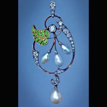 Art Nouveau pearl diamond and demantoid pendant