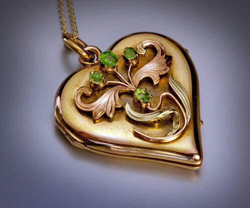 Art Nouveau Antique Russian Heart Shaped Sliding Locket For Sale