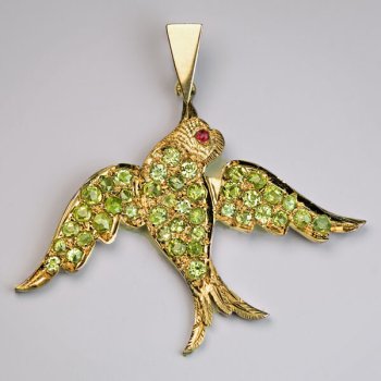 antique bird shaped demantoid gold pendant