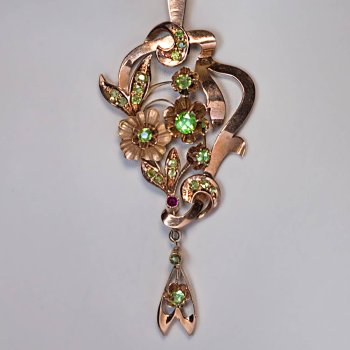 antique Art Nouveau jewelry - demantoid pendant