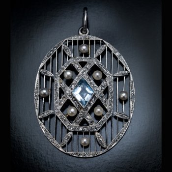 Art Deco aquamarine, diamond and pearl pendant.