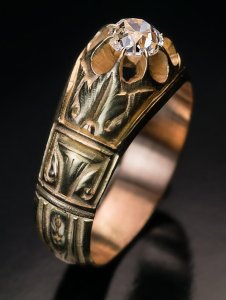 chased gold antique rings