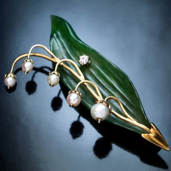 Lily of the valley carved nephrite jade pearl diamond gold vintage brooch pin