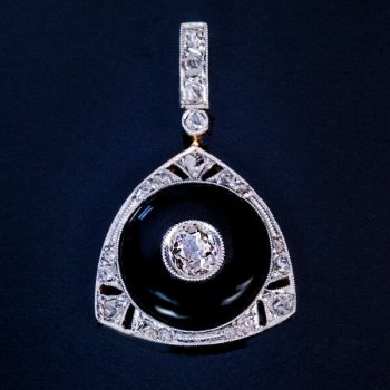 Art Deco diamond and onyx jewelry vintage pendant