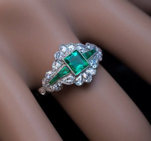 Art Deco vintage emerald diamond platinum engagement ring