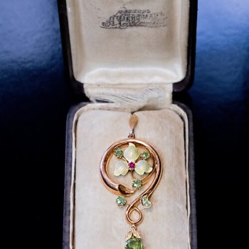 Art Nouveau demantoid pendant