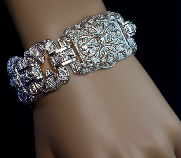Art Deco 5.09 Carat Sapphire and Diamond Platinum Bracelet