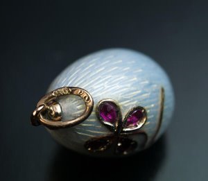 marks on Faberge egg pendant