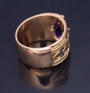 wide band gold ring
