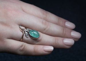 antique cabochon cut emerald ring