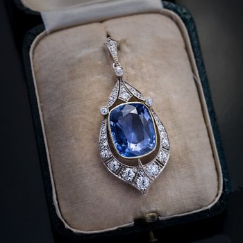 12 ct natural sapphire pendant