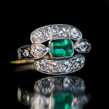 Art Deco vintage emerald diamond engagement ring