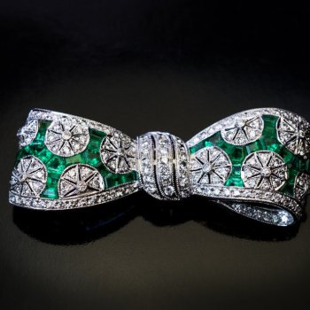 Art deco vintage diamond emerald platinum brooch