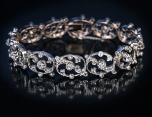 vintage diamond openwork bracelet
