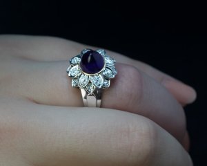 cabochon amethyst ring