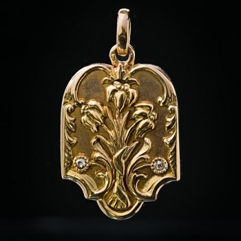 Art Nouveau antique gold locket pendant