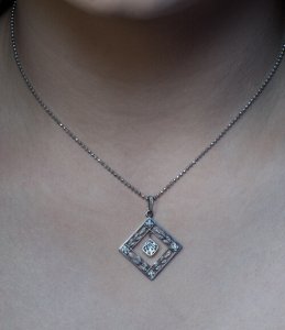 antique Edwardian garland motif diamond pendant necklace