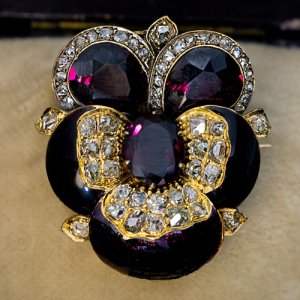 pansy brooch pin