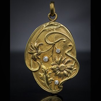 Art Nouveau jewelry - antique French gold locket pendant necklace