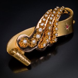 antique Victorian gold brooch