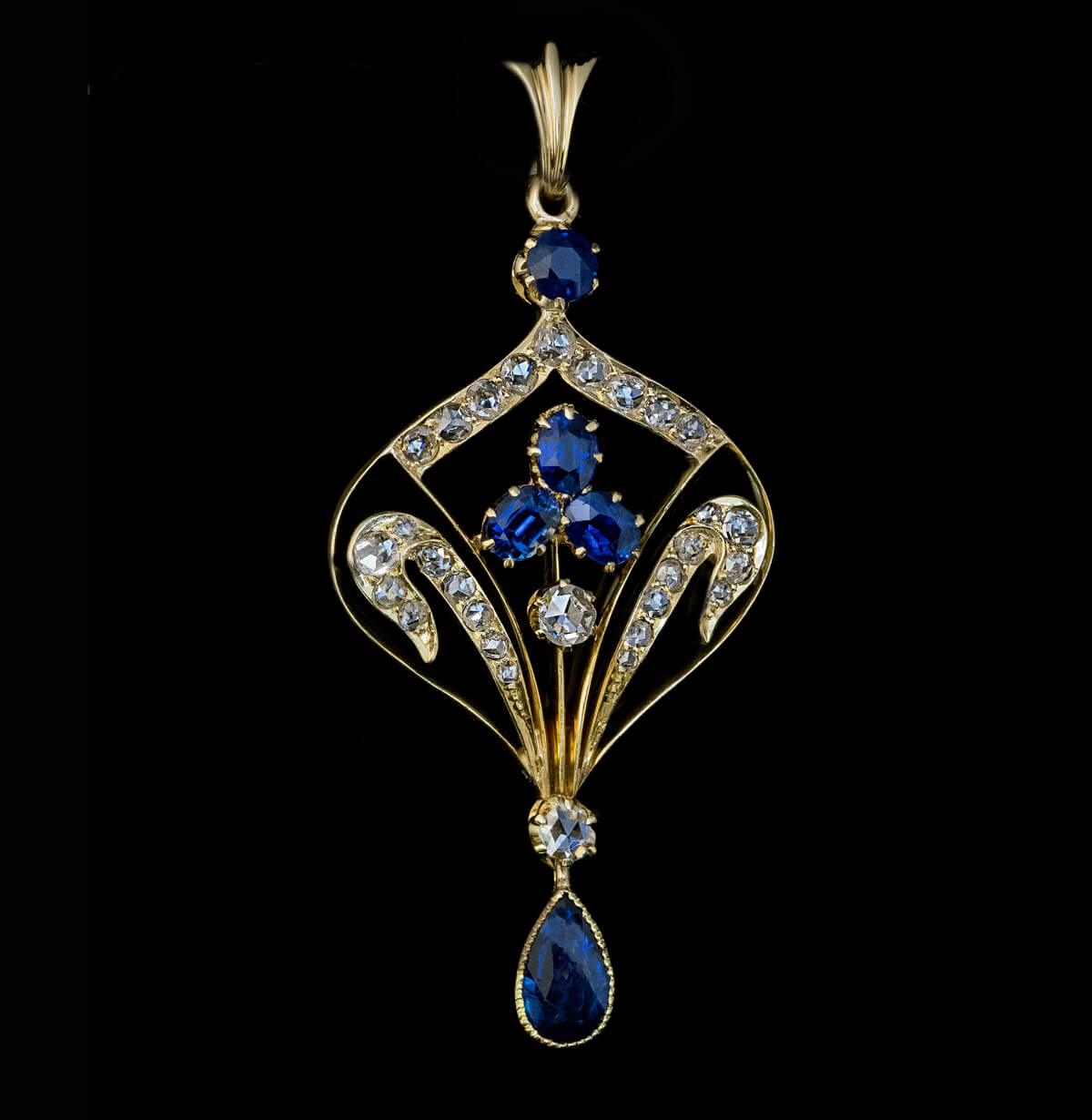 Our kind of blue : Fabulous antique sapphire necklace #thejewelgallery  #belleepoquejewelry #victorianchic | Blue sapphire jewelry, Beautiful  necklaces, Jewelry