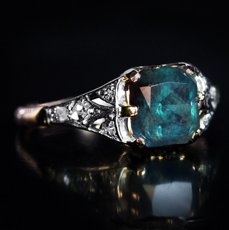 Very Rare 207 Ct Russian Alexandrite and Diamond Vintage Ring  Antique  Jewelry  Vintage Rings  Faberge EggsAntique Jewelry  Vintage Rings   Faberge Eggs