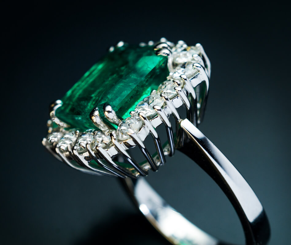 Vintage 7.31 Ct Colombian Emerald and Diamond Engagement Ring - Antique ...