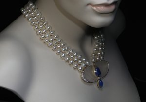 vintage triple strand pearl necklace