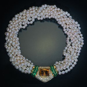 vintage pearl necklace