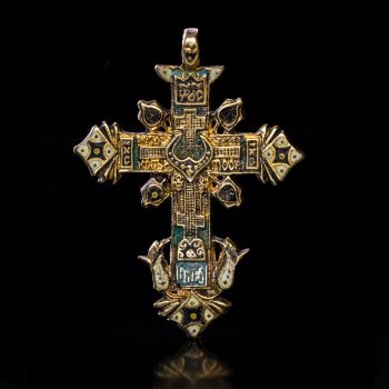 17 century cross pendant