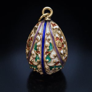 Antique Russian cloisonne enamel egg pendant