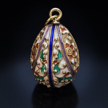 Antique Russian cloisonne enamel egg pendant