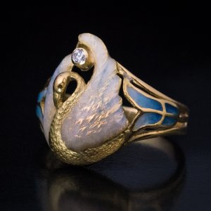 Art Nouveau French gold and enamel ring c. 1900