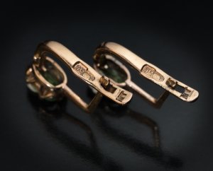 antique gold marks on earrings
