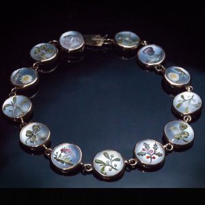 Antique reverse intaglio crystal gold bracelet