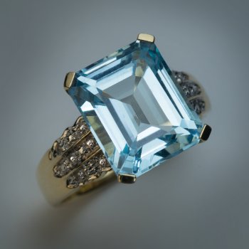 Vintage aquamarine ring