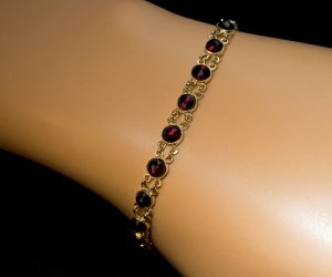 Vintage garnet bracelet