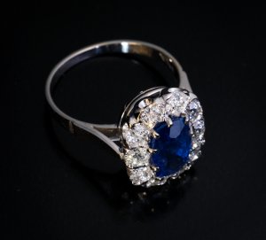 Vintage sapphire diamond ring