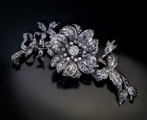 Antique French En tremblant diamond brooch