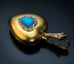 Antique Victorian heart shaped locket pendant