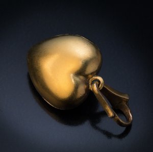 gold heart pendant antique