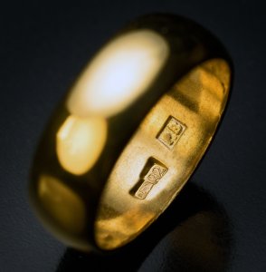 Antique gold wedding band