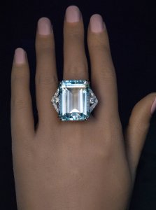 Vintage cocktail ring with a huge aquamarine