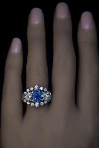 Vintage blue sapphire and diamond ring
