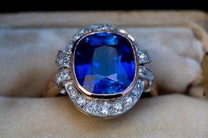 Very Rare Kashmir sapphire ring