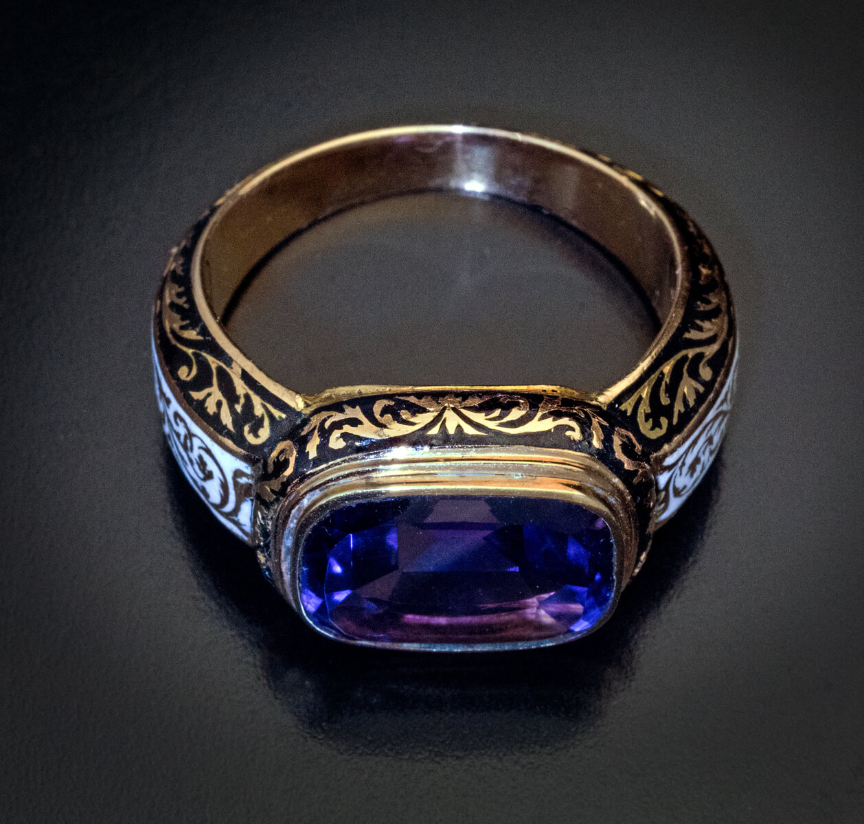 Vintage Amethyst and Yellow Gold Ring