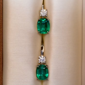2.87 cts emerald and diamond earrings